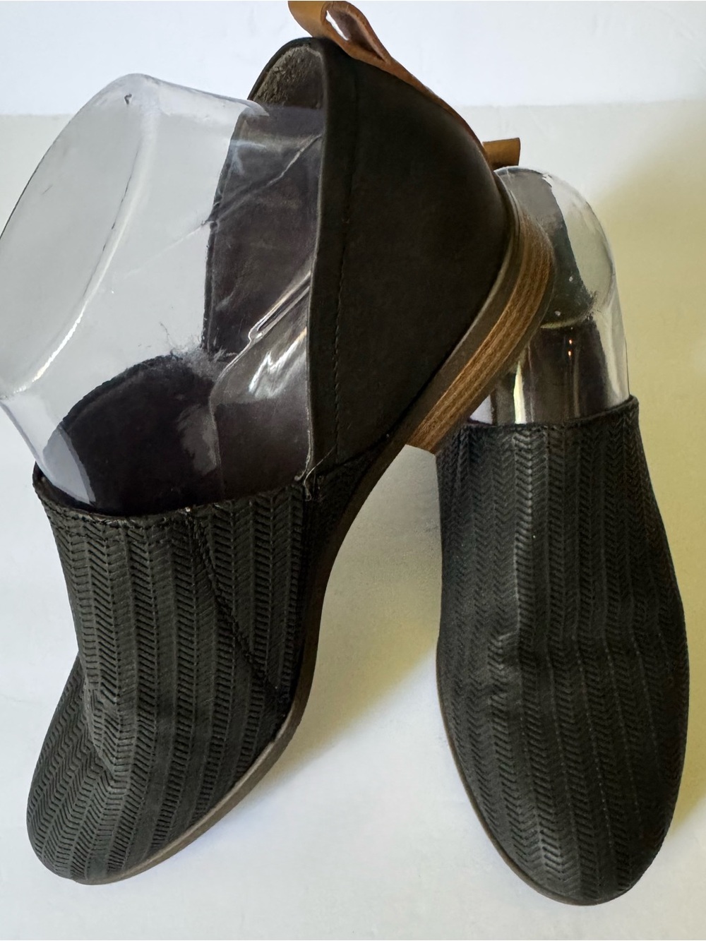 Dr Scholls Be Energized 9 Black Textured Slip On ankle bootie Shoes
